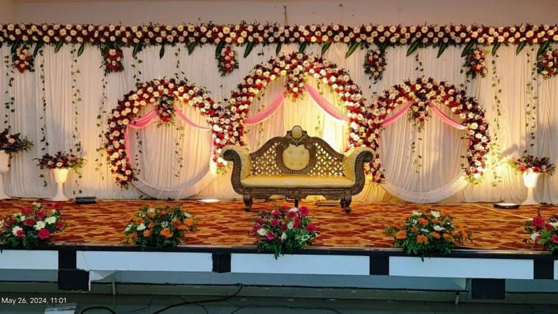 Red and White Floral Panel Stage main